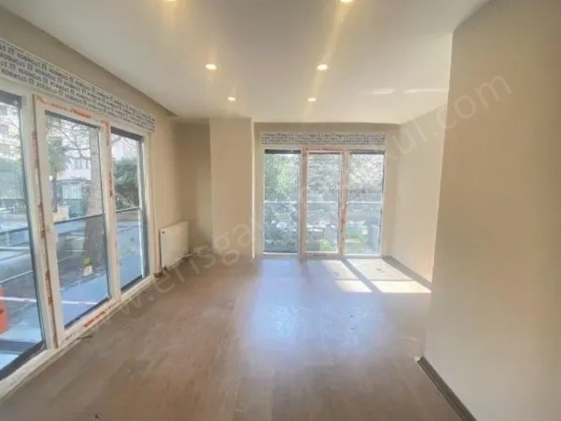 BAĞDAT CADDESİNE YAKIN SIFIR BOŞ GÜNEY KOMBİ 80 M2 2+1