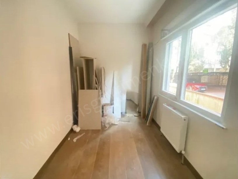 BAĞDAT CADDESİNE YAKIN SIFIR BOŞ GÜNEY KOMBİ 80 M2 2+1