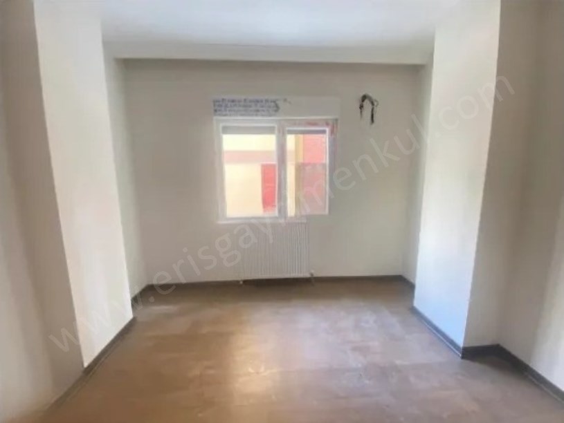 BAĞDAT CADDESİNE YAKIN SIFIR BOŞ GÜNEY KOMBİ 80 M2 2+1