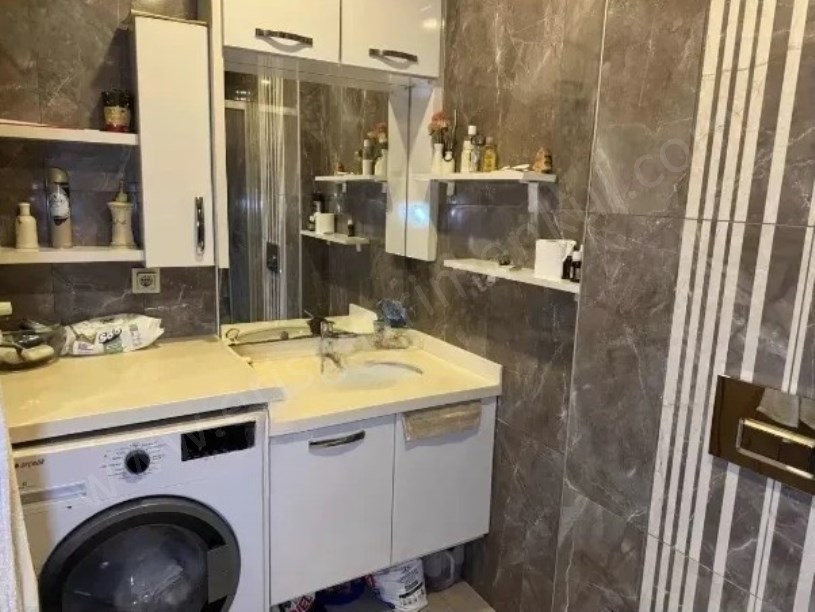 Kadıköy Erenköy Merkezi Konumda Ebeveyn Banyolu Balkonlu  Satılık 3+1 Daire