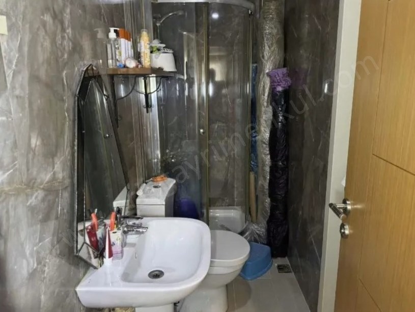 Kadıköy Erenköy Merkezi Konumda Ebeveyn Banyolu Balkonlu  Satılık 3+1 Daire