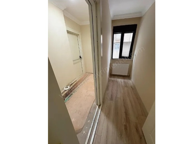 KADIKÖY 86 M2 METRONUN DİBİNDE E5 PARALELİ FIRSAT DAİRE