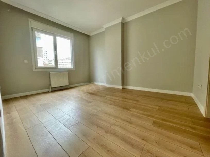 KADIKÖY MİNİBÜS CADDESİNE 2. BİNADA 3+1 BALKONLU EBEVEYN BANYOLU 3+1 SIFIR DAİRE