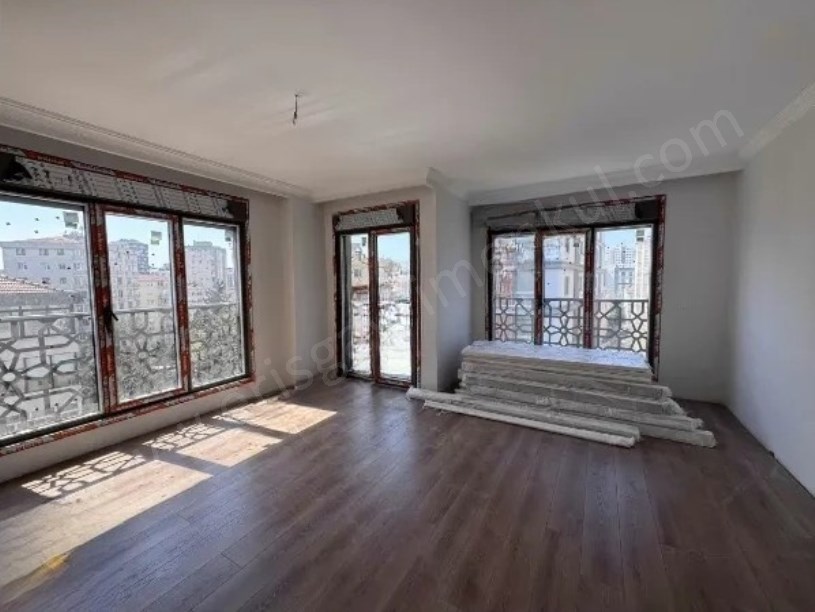 Kadıköy Sahrayıceditte Atatürk Cd Yakın Sıfır Balkonlu 125m2 6. Kat 3+1