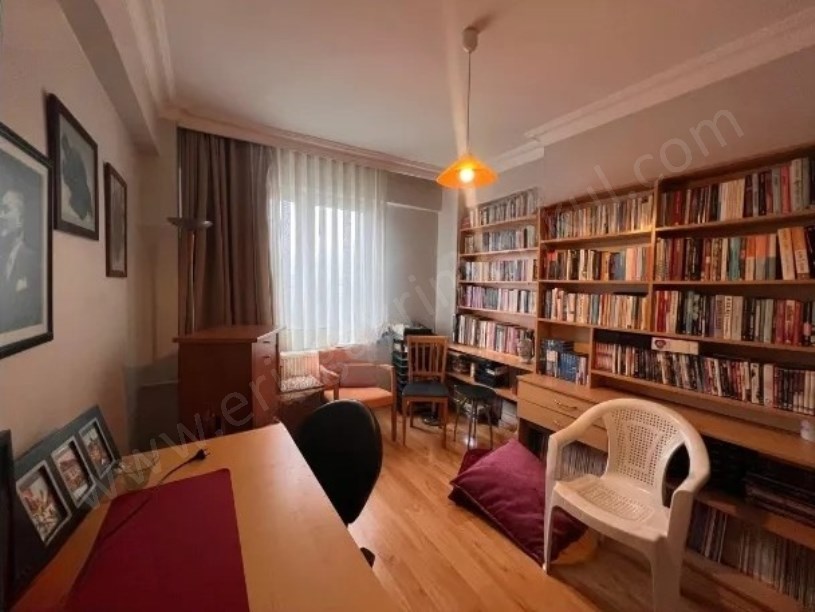 KADIKÖY SİTE ÖZELLİKLİ ÖNÜ KAPANMAZ, KÖŞE, 3+1 YATIRIMLIK FIRSATI
