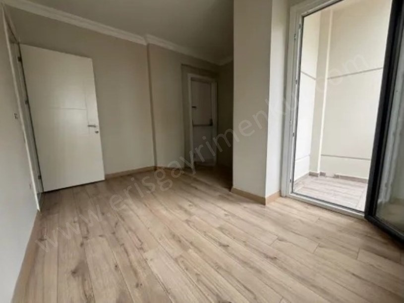 SUADİYEDE SATILIK 6 YILLIK İSKANLI BALKONLU TAŞINMAYA HAZIR 2+1