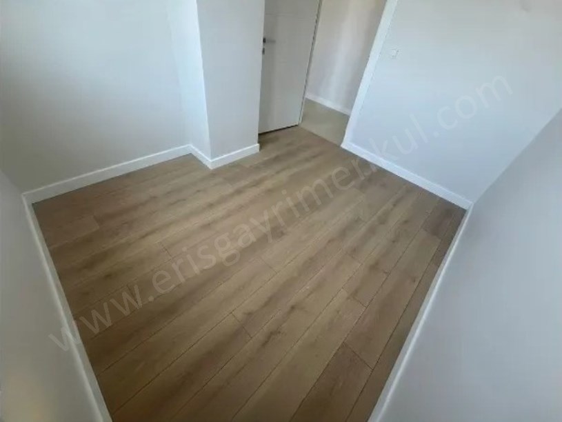 KADIKÖY GÖZTEPE DE TAPU MASRAFSIZ VERGİDEN MUAF !!!! 3+1 BALKONLU DAİRE