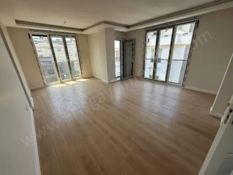 KADIKÖY GÖZTEPE DE TAPU MASRAFSIZ VERGİDEN MUAF !!!! 3+1 BALKONLU DAİRE