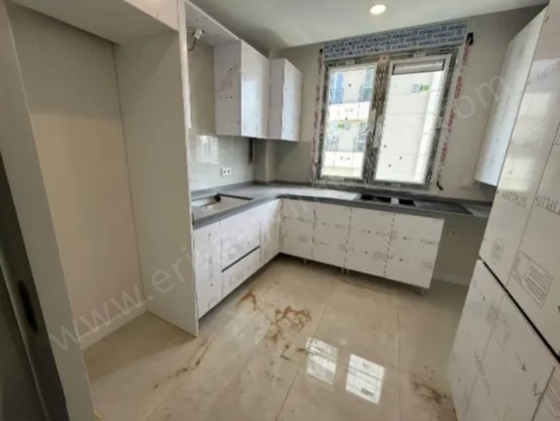 KADIKÖY GÖZTEPE DE TAPU MASRAFSIZ VERGİDEN MUAF !!!! 3+1 BALKONLU DAİRE