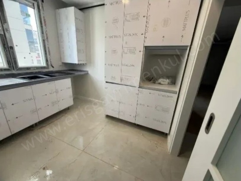KADIKÖY GÖZTEPE DE TAPU MASRAFSIZ VERGİDEN MUAF !!!! 3+1 BALKONLU DAİRE