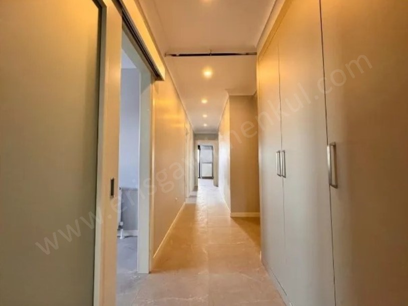 Kadıköy Kozyatağı 3+1 91m2 net çift banyo Balkon  Sıfır satılık daire
