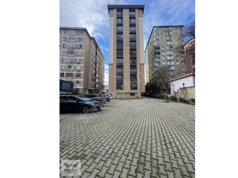 SAHRAYICEDİT ATATÜRK CADDESİNE YAKIN 2018 YAPIMI BOŞ 2+1 80m2