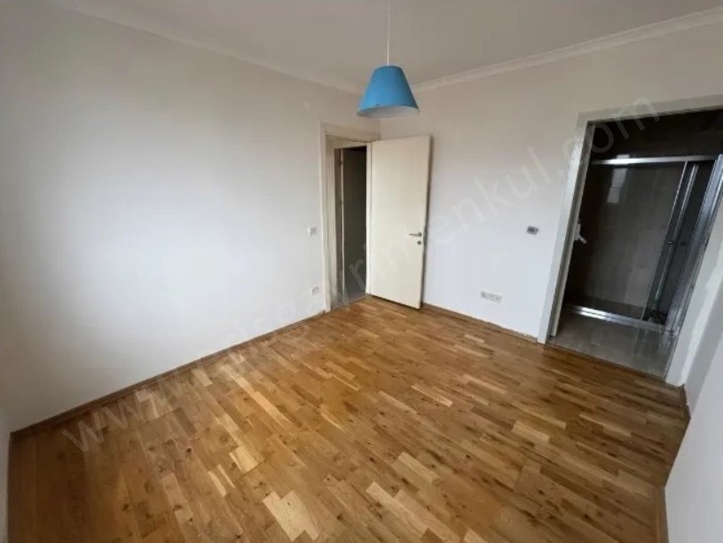 SAHRAYICEDİT ATATÜRK CADDESİNE YAKIN 2018 YAPIMI BOŞ 2+1 80m2