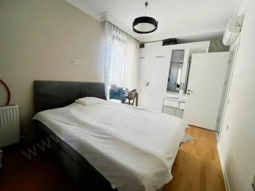 SAHRYICEDİD DE EMSALSİZ KONUMDA İSKANLI KAT MÜLKİYETLİ 2 KAT KAPALI OTOPARK 3+1