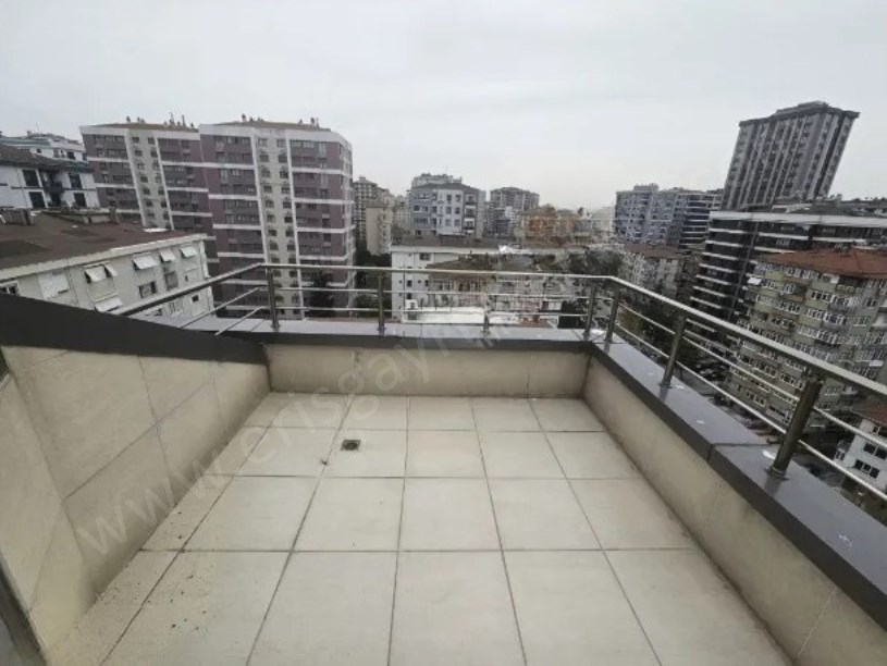 KADIKÖY MİNİBÜS CD. METRO VE MARMARAYA YAKIN SATILIK TERASLI DUBLEKS 3+1