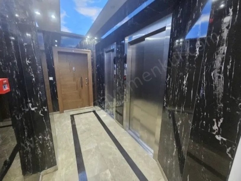 KADIKÖY MİNİBÜS CD. METRO VE MARMARAYA YAKIN SATILIK TERASLI DUBLEKS 3+1