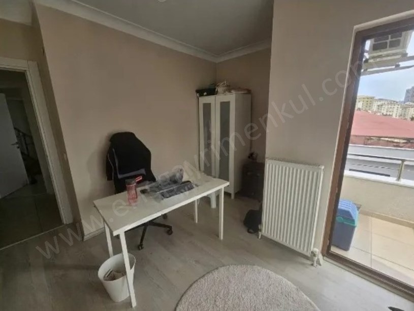 KADIKÖY MİNİBÜS CD. METRO VE MARMARAYA YAKIN SATILIK TERASLI DUBLEKS 3+1