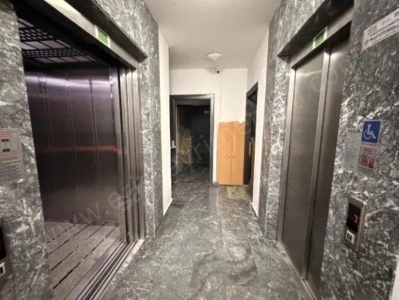 BOSTANCIda 2+1 YENİ BİNA 78m2 BALKONLU KÖŞE DAİRE MERKEZİ KONUM