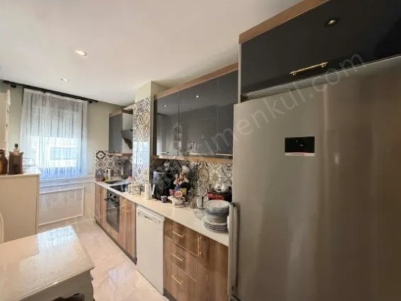 BOSTANCIda 2+1 YENİ BİNA 78m2 BALKONLU KÖŞE DAİRE MERKEZİ KONUM