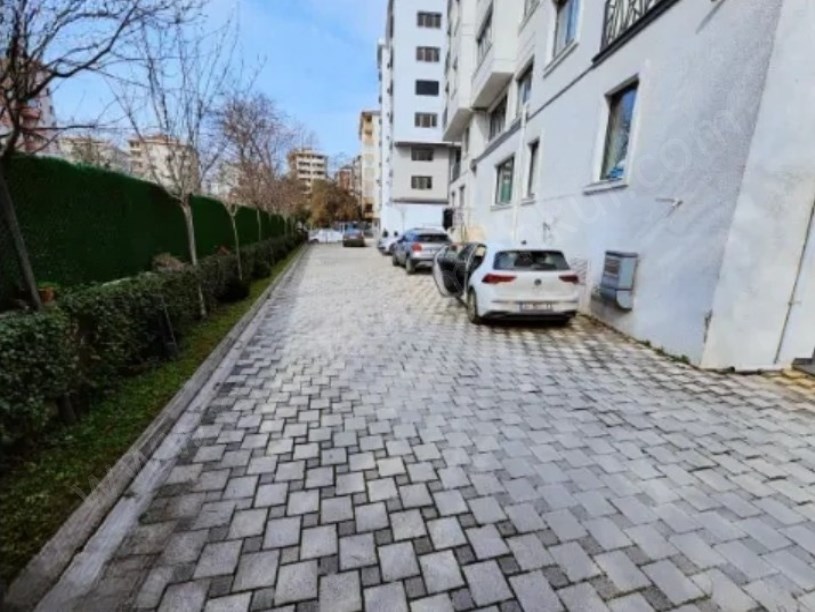 BAYAR   İNÖNÜ CAD. ARASINDA PARK MANZARALI, İSKANLI 90m2 2+1