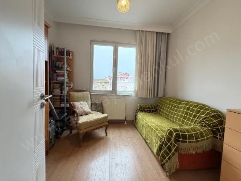 BAYAR   İNÖNÜ CAD. ARASINDA PARK MANZARALI, İSKANLI 90m2 2+1