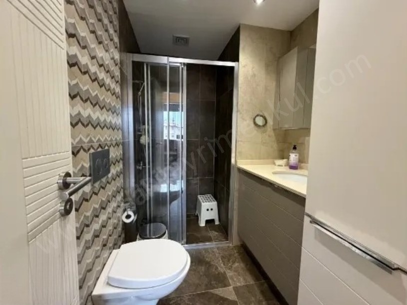 BAYAR   İNÖNÜ CAD. ARASINDA PARK MANZARALI, İSKANLI 90m2 2+1