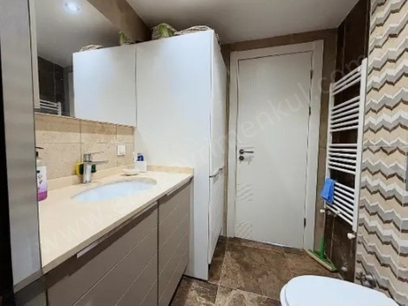 BAYAR   İNÖNÜ CAD. ARASINDA PARK MANZARALI, İSKANLI 90m2 2+1