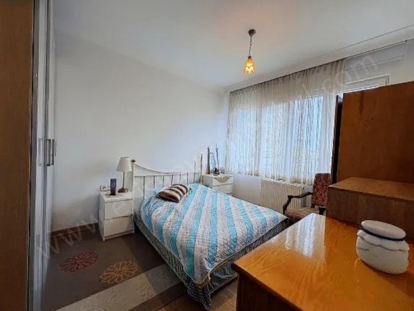 BAYAR   İNÖNÜ CAD. ARASINDA PARK MANZARALI, İSKANLI 90m2 2+1