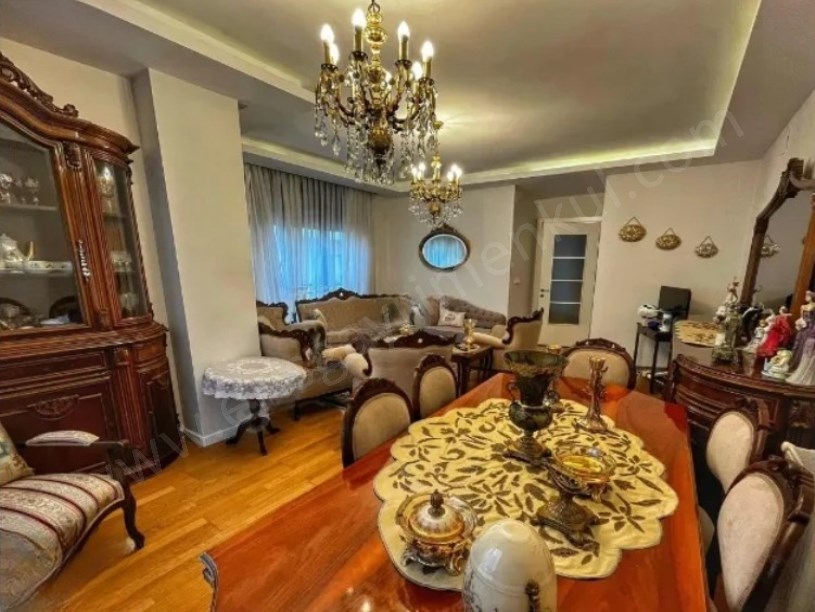 Suadiyede Ferah ebeveyn Banyo  Balkon lu 3+1 Satılık Daire