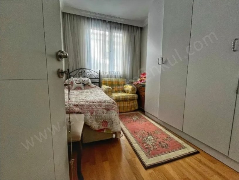 Suadiyede Ferah ebeveyn Banyo  Balkon lu 3+1 Satılık Daire