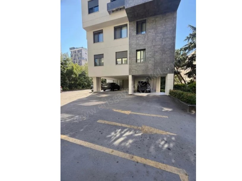 ETHEM EFENDİ CAD YAKIN İKİ KAT OTOPARKLI BİNADA KOMBİLİ 3+1 DAİRE