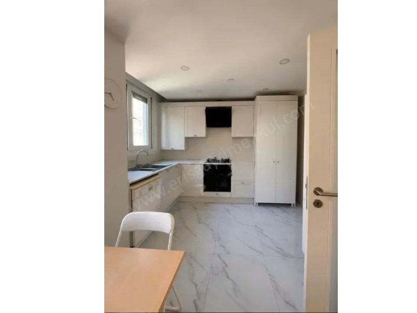 ETHEM EFENDİ CAD YAKIN İKİ KAT OTOPARKLI BİNADA KOMBİLİ 3+1 DAİRE