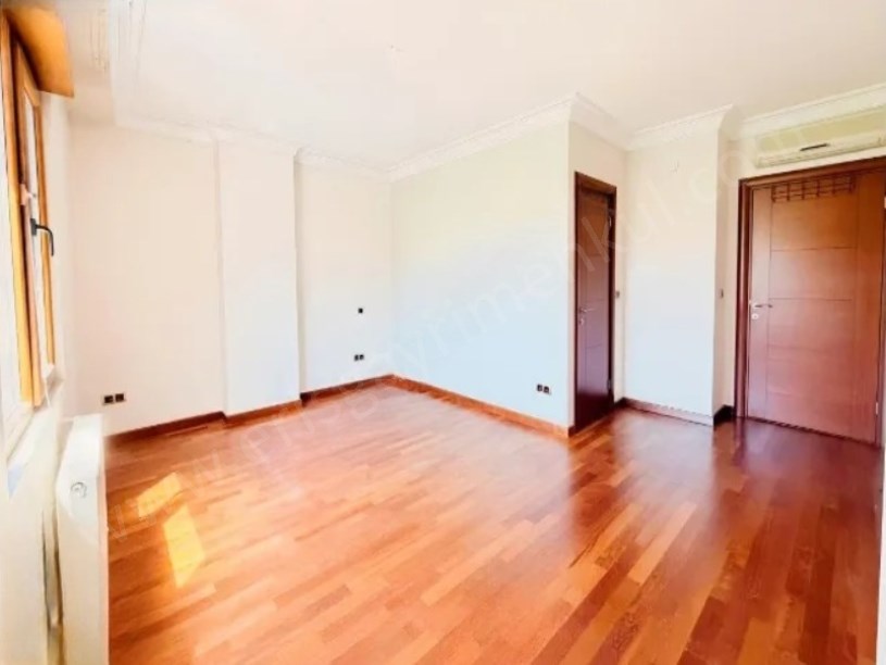 GÖZTEPE MERDİVENKÖYDE EBEVEYN BANYOLU TERASLI 3+1 SATILIK DAİRE