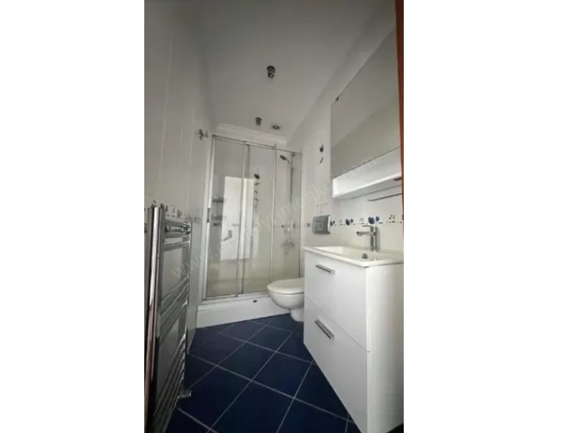 GÖZTEPE MERDİVENKÖYDE EBEVEYN BANYOLU TERASLI 3+1 SATILIK DAİRE