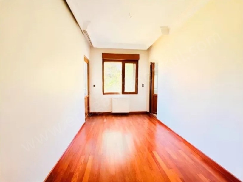GÖZTEPE MERDİVENKÖYDE EBEVEYN BANYOLU TERASLI 3+1 SATILIK DAİRE