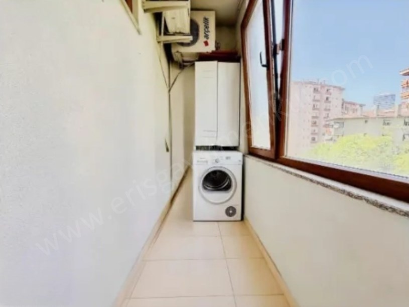 GÖZTEPE MERDİVENKÖYDE EBEVEYN BANYOLU TERASLI 3+1 SATILIK DAİRE