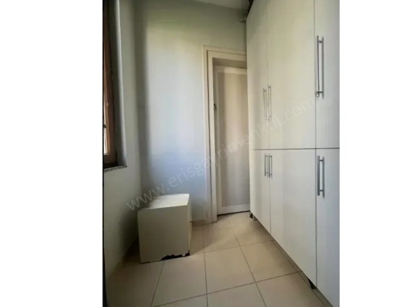 GÖZTEPE MERDİVENKÖYDE EBEVEYN BANYOLU TERASLI 3+1 SATILIK DAİRE
