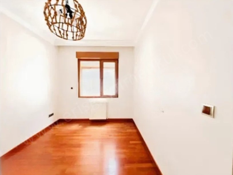 GÖZTEPE MERDİVENKÖYDE EBEVEYN BANYOLU TERASLI 3+1 SATILIK DAİRE