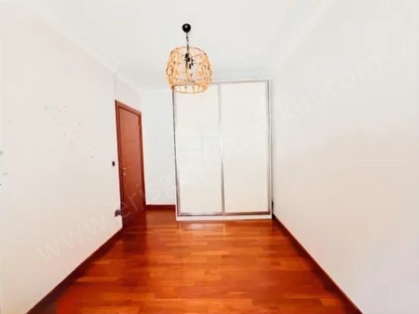 GÖZTEPE MERDİVENKÖYDE EBEVEYN BANYOLU TERASLI 3+1 SATILIK DAİRE