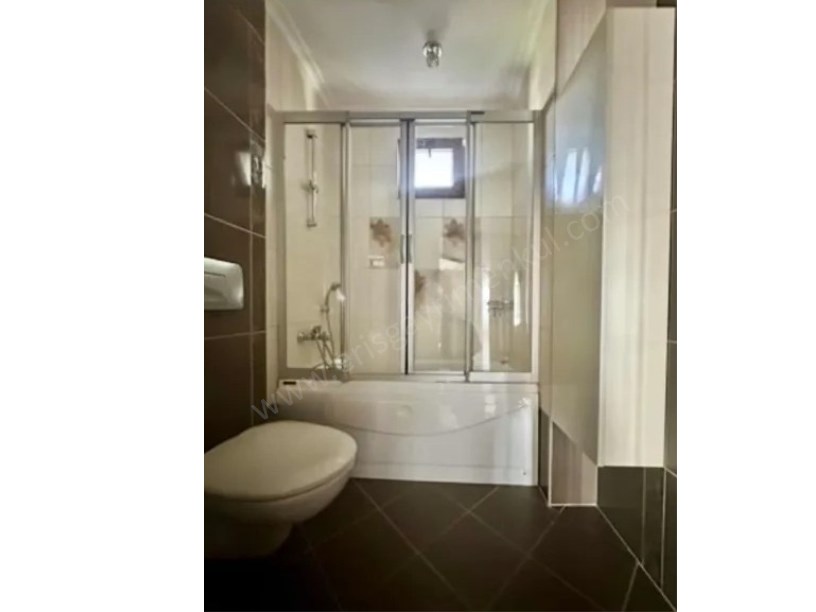 GÖZTEPE MERDİVENKÖYDE EBEVEYN BANYOLU TERASLI 3+1 SATILIK DAİRE