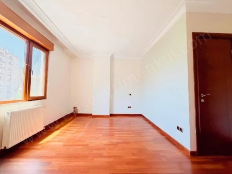 GÖZTEPE MERDİVENKÖYDE EBEVEYN BANYOLU TERASLI 3+1 SATILIK DAİRE
