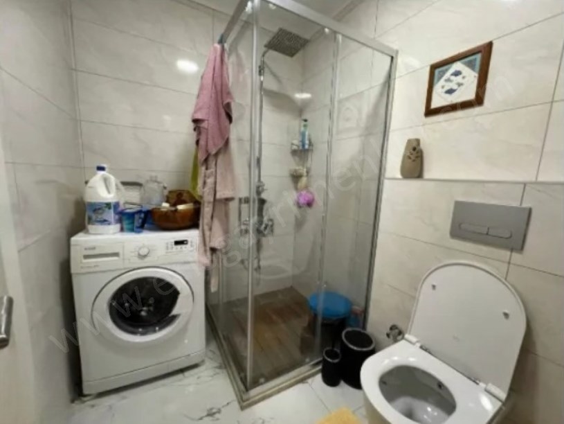 Minibüs Yoluna 4.Binada Ön Cephe Balkonlu E.Banyolu Geniş 3+1 Daire