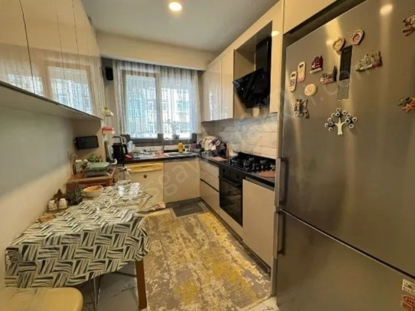 Minibüs Yoluna 4.Binada Ön Cephe Balkonlu E.Banyolu Geniş 3+1 Daire
