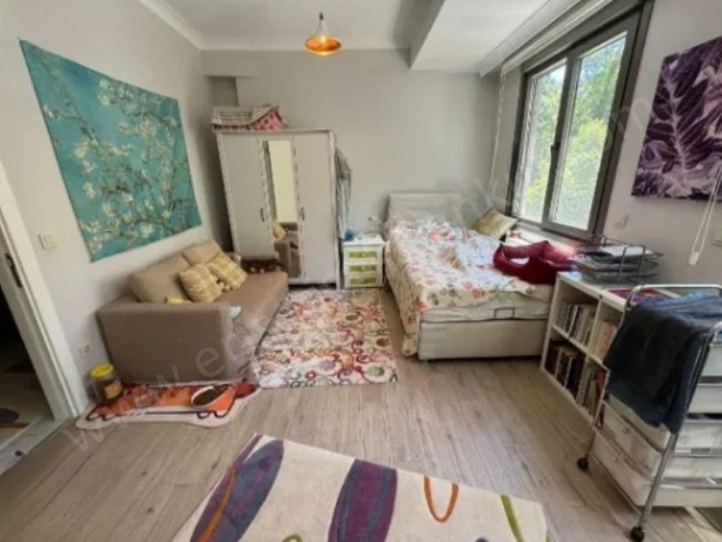 Minibüs Yoluna 4.Binada Ön Cephe Balkonlu E.Banyolu Geniş 3+1 Daire