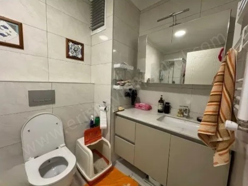 Minibüs Yoluna 4.Binada Ön Cephe Balkonlu E.Banyolu Geniş 3+1 Daire