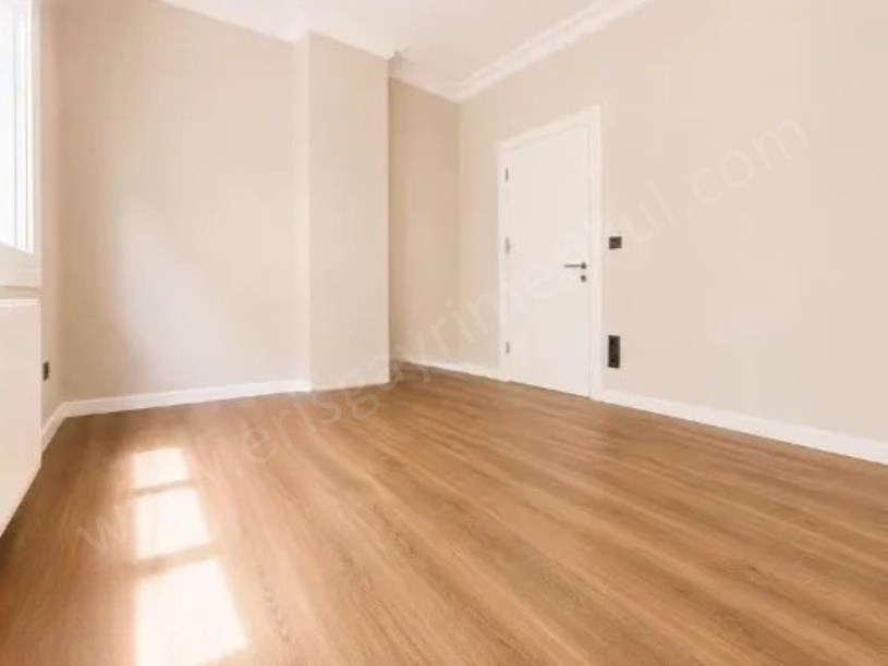Göztepe Caddeye Yakın Balkon Ebeveyn Banyo Geniş 2+1 Fırsat Daire
