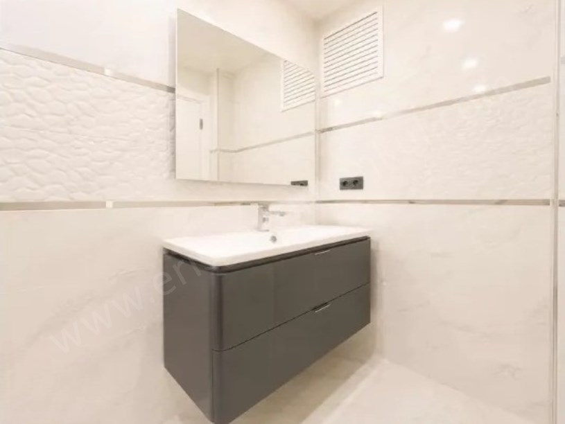 Göztepe Caddeye Yakın Balkon Ebeveyn Banyo Geniş 2+1 Fırsat Daire
