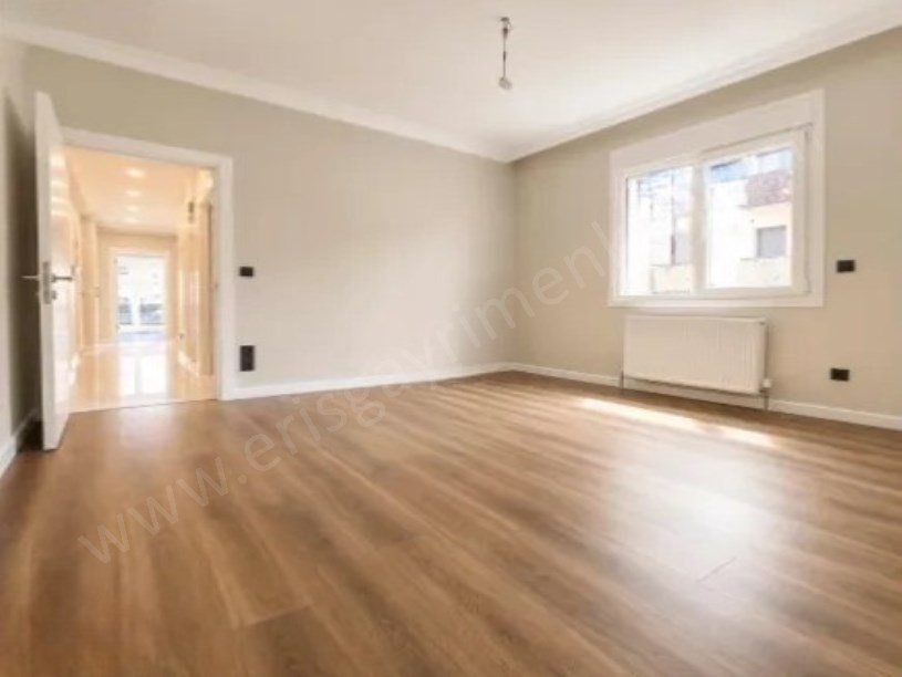 Göztepe Caddeye Yakın Balkon Ebeveyn Banyo Geniş 2+1 Fırsat Daire