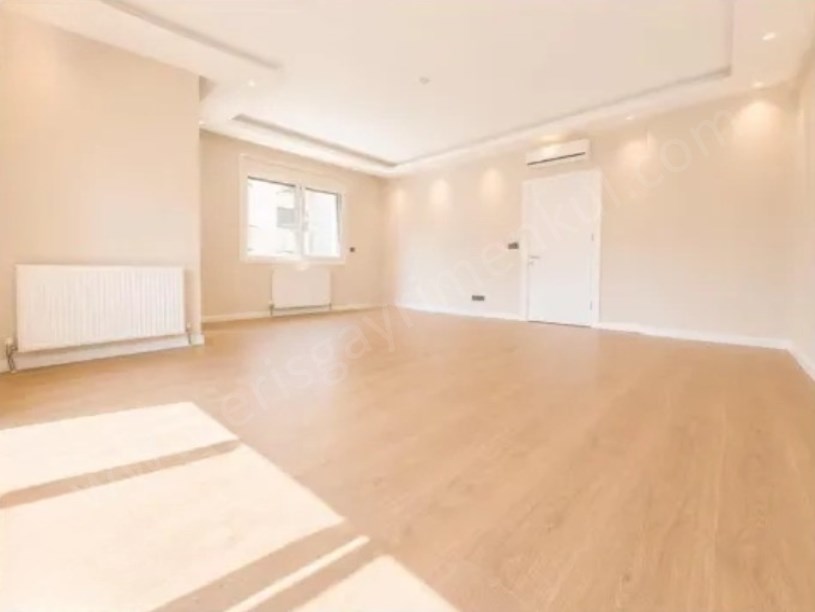 Göztepe Caddeye Yakın Balkon Ebeveyn Banyo Geniş 2+1 Fırsat Daire