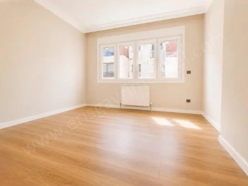 Göztepe Caddeye Yakın Balkon Ebeveyn Banyo Geniş 2+1 Fırsat Daire